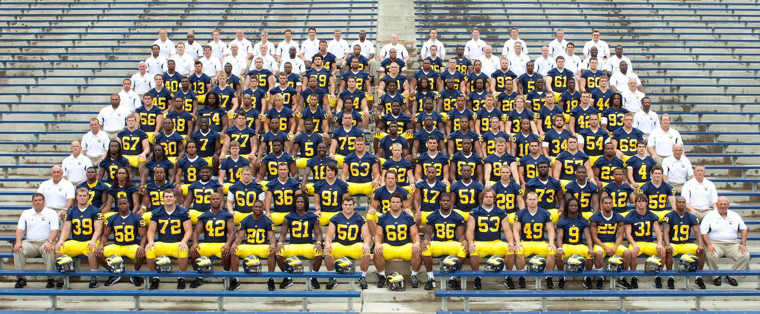 um team 2011 large